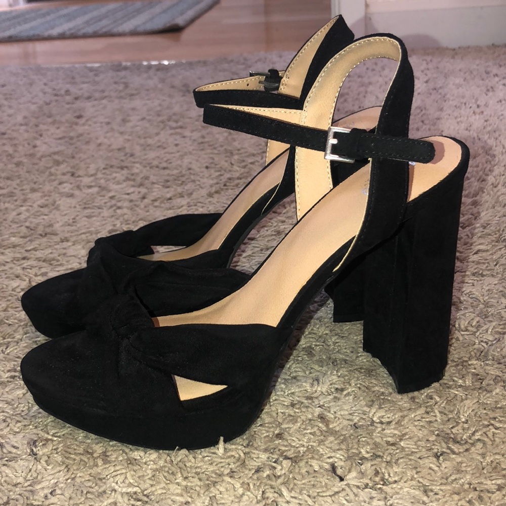 NWOT Black Heels